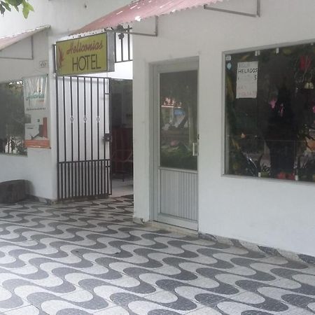 Hotel Heliconias Летисия Екстериор снимка