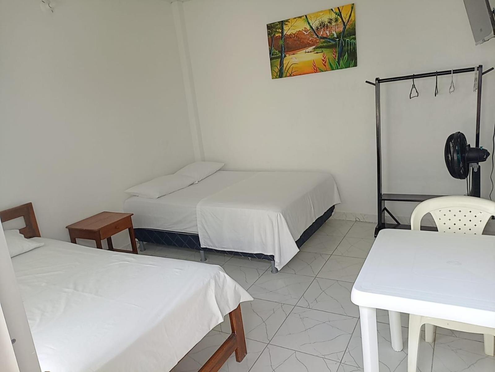 Hotel Heliconias Летисия Екстериор снимка