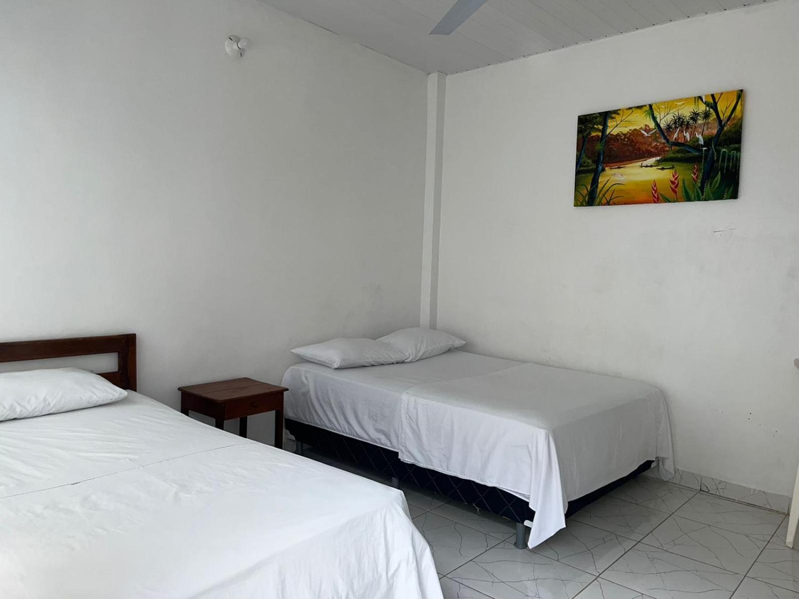 Hotel Heliconias Летисия Екстериор снимка