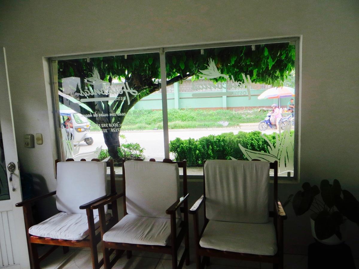 Hotel Heliconias Летисия Екстериор снимка