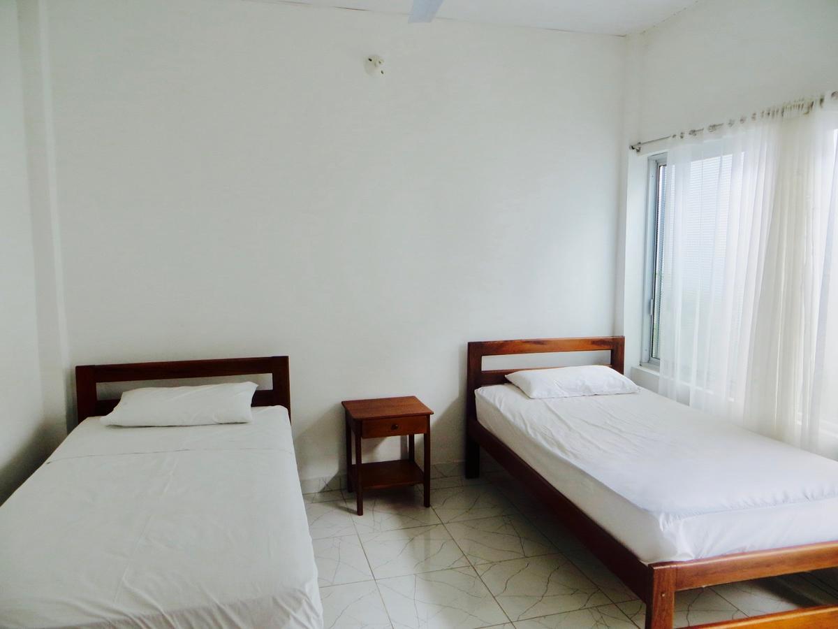 Hotel Heliconias Летисия Екстериор снимка